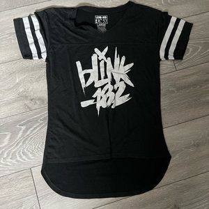 Blink 182 band tee size large